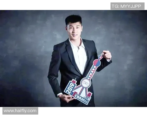 何思雨的成长故事:在风雨中绽放的青春与梦想 何思雨的成长故事:在风雨中绽放的青春与梦想